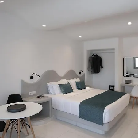 Griseo Aparthotel Karterados (Santorini)
